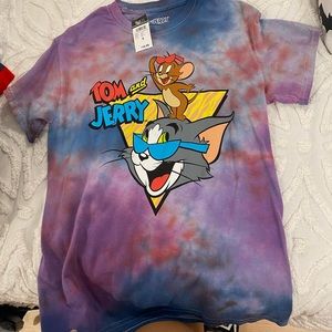 Tom & Jerry tshirt.